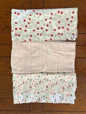 Gerber Baby Girl Receiving Blankets - Set of 3 - Pink/White Stripes, Floral
